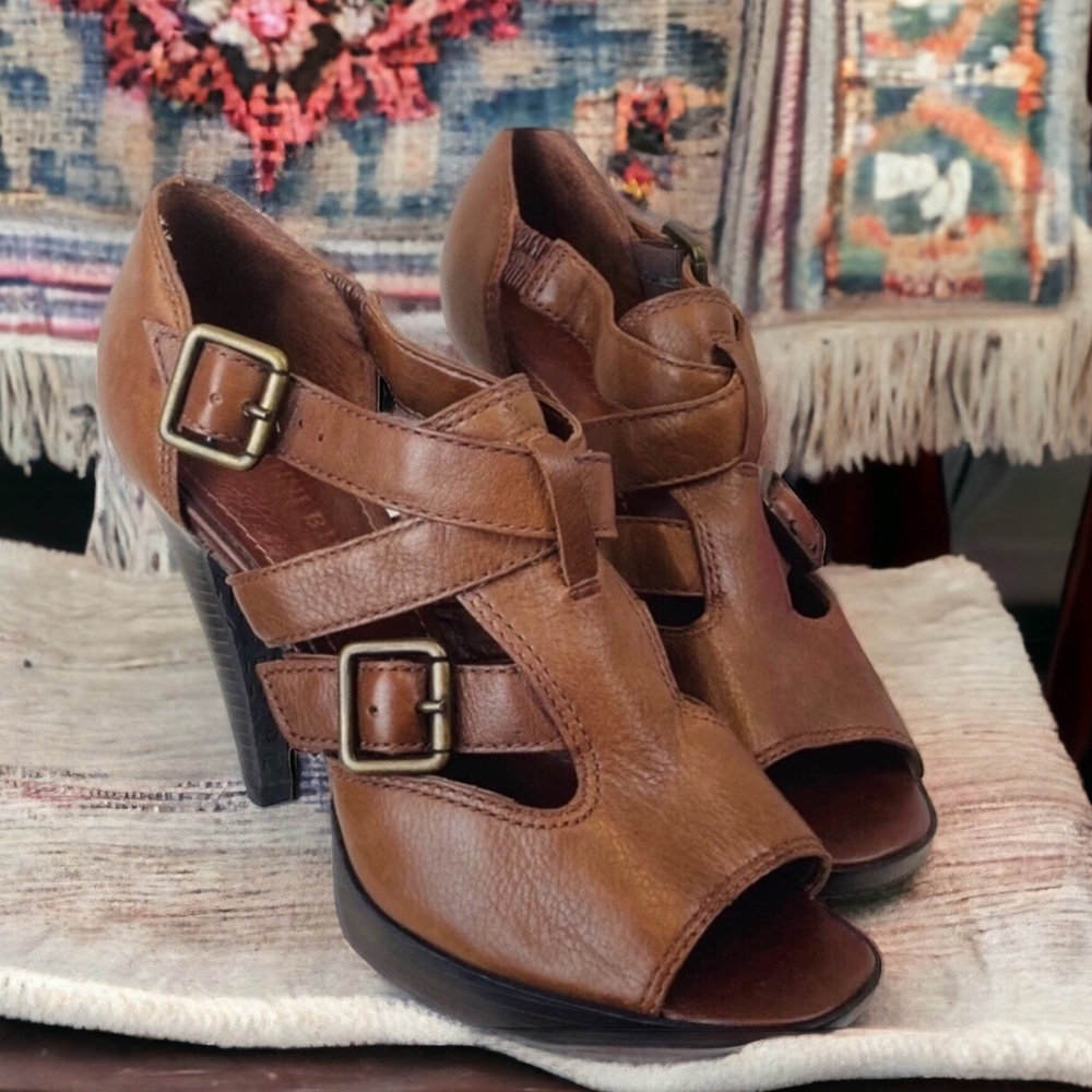 GIANNI BINI Strappy Peep Toe Heels